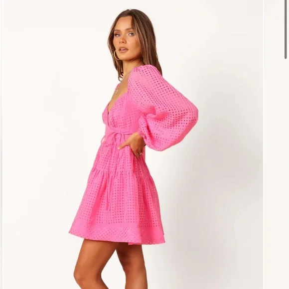 NWT Petal & Pup AUGUSTA LONG SLEEVE MINI DRESS - MAGENTA Size XL - Picture 3 of 16